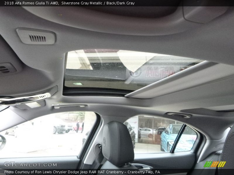 Silverstone Gray Metallic / Black/Dark Gray 2018 Alfa Romeo Giulia Ti AWD