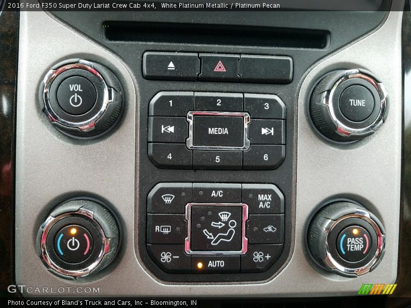 White Platinum Metallic / Platinum Pecan 2016 Ford F350 Super Duty Lariat Crew Cab 4x4