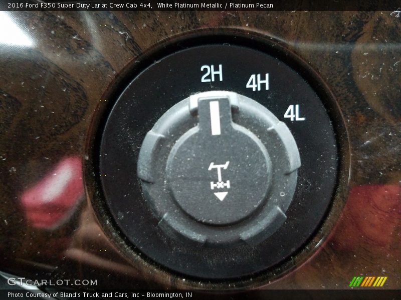 White Platinum Metallic / Platinum Pecan 2016 Ford F350 Super Duty Lariat Crew Cab 4x4