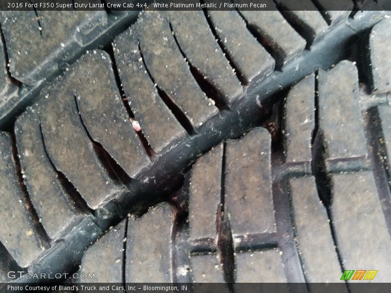 White Platinum Metallic / Platinum Pecan 2016 Ford F350 Super Duty Lariat Crew Cab 4x4
