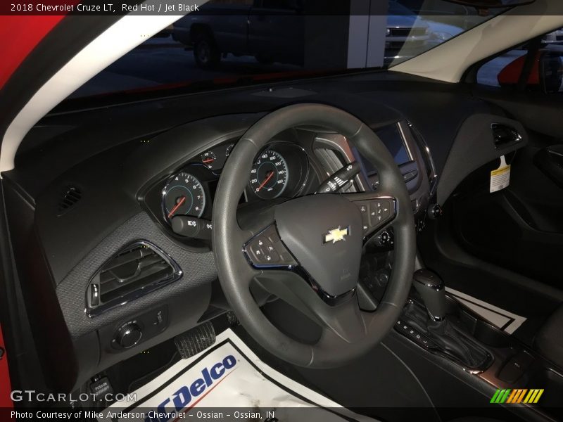 Red Hot / Jet Black 2018 Chevrolet Cruze LT