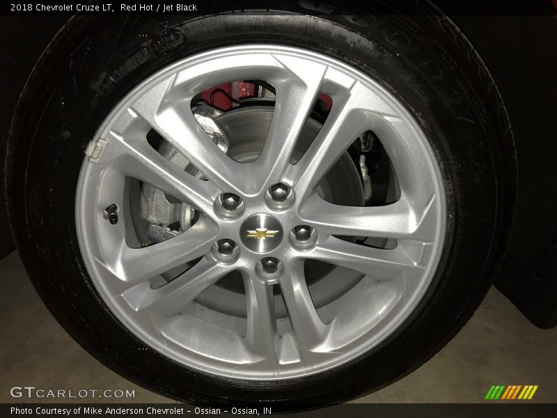 Red Hot / Jet Black 2018 Chevrolet Cruze LT