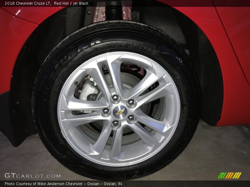 Red Hot / Jet Black 2018 Chevrolet Cruze LT