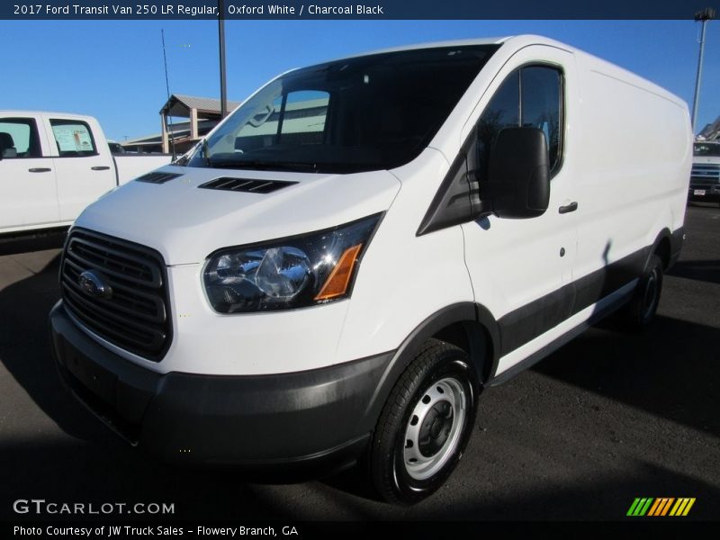 Oxford White / Charcoal Black 2017 Ford Transit Van 250 LR Regular