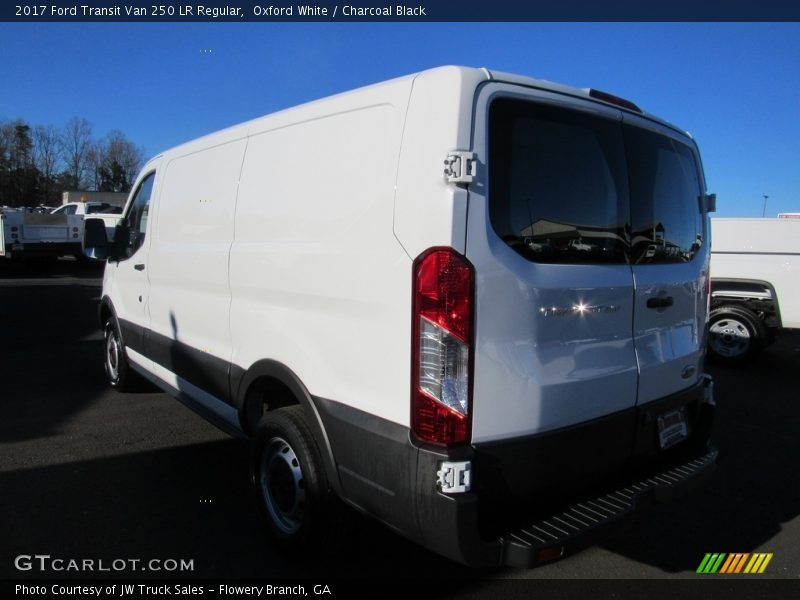 Oxford White / Charcoal Black 2017 Ford Transit Van 250 LR Regular