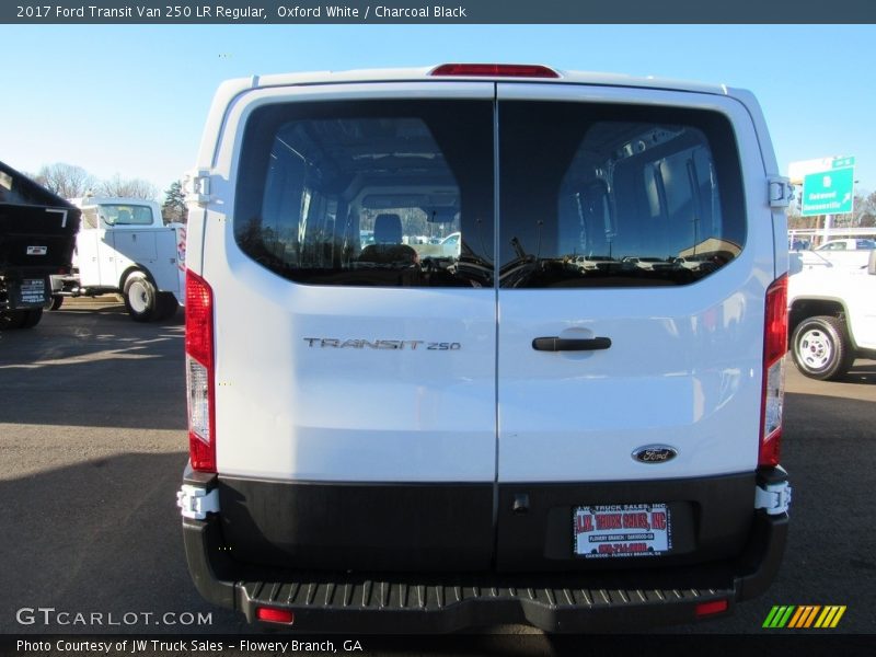 Oxford White / Charcoal Black 2017 Ford Transit Van 250 LR Regular