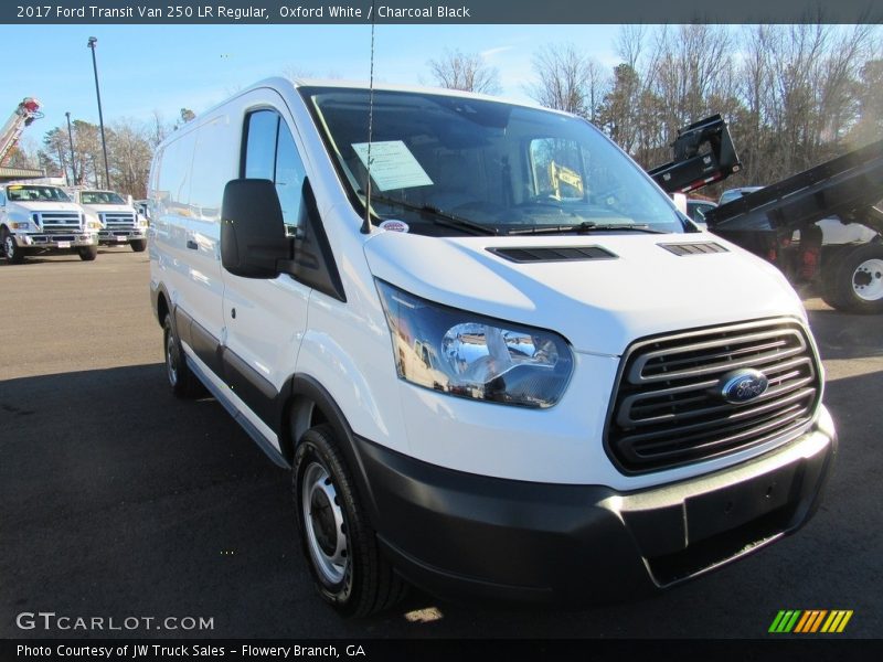 Oxford White / Charcoal Black 2017 Ford Transit Van 250 LR Regular