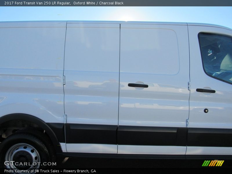Oxford White / Charcoal Black 2017 Ford Transit Van 250 LR Regular