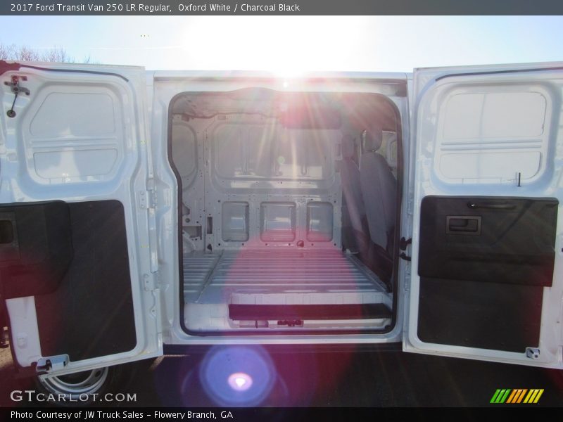 Oxford White / Charcoal Black 2017 Ford Transit Van 250 LR Regular