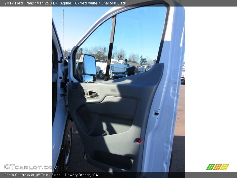 Oxford White / Charcoal Black 2017 Ford Transit Van 250 LR Regular