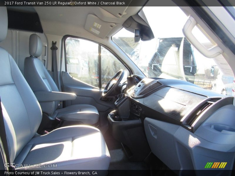 Oxford White / Charcoal Black 2017 Ford Transit Van 250 LR Regular