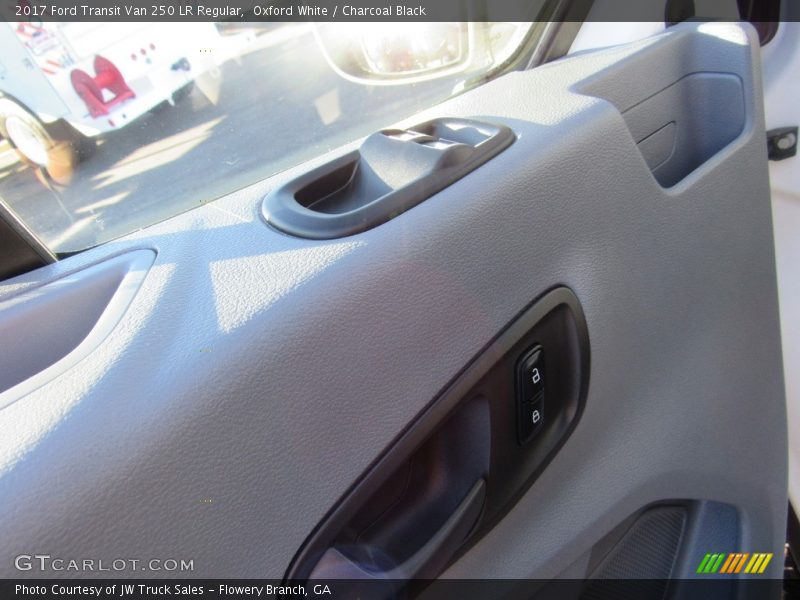 Oxford White / Charcoal Black 2017 Ford Transit Van 250 LR Regular