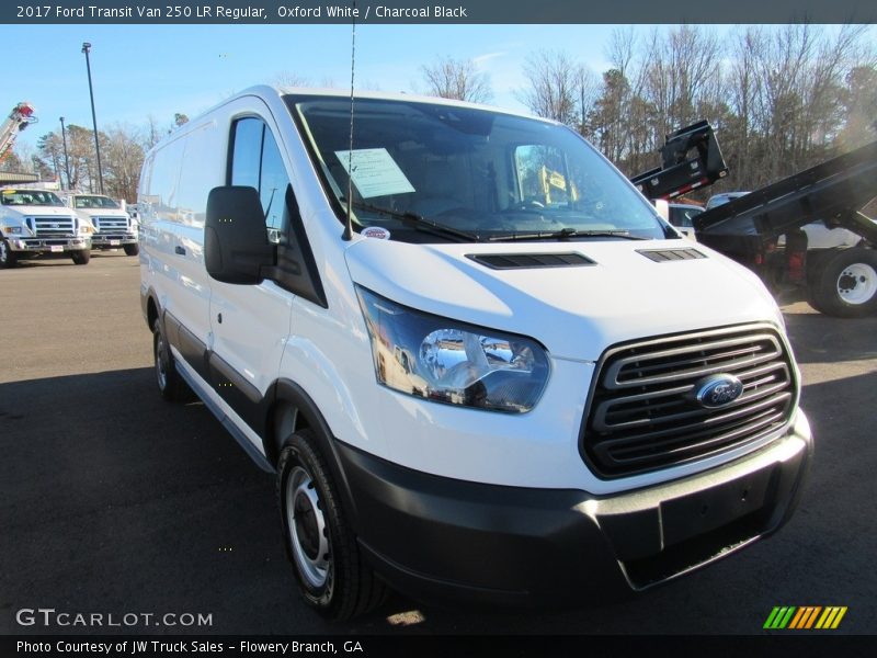 Oxford White / Charcoal Black 2017 Ford Transit Van 250 LR Regular