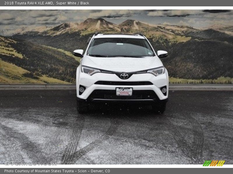 Super White / Black 2018 Toyota RAV4 XLE AWD