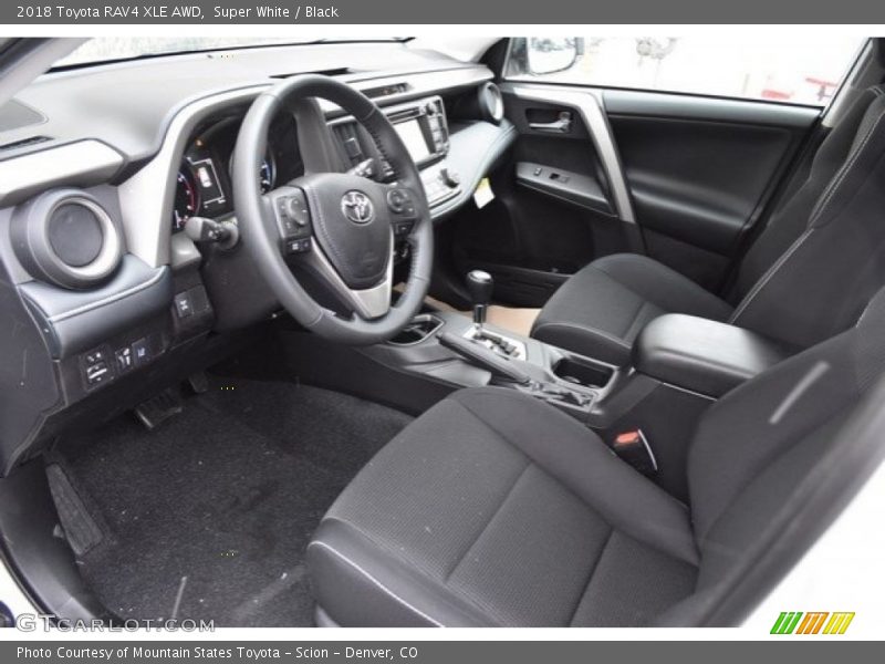Super White / Black 2018 Toyota RAV4 XLE AWD