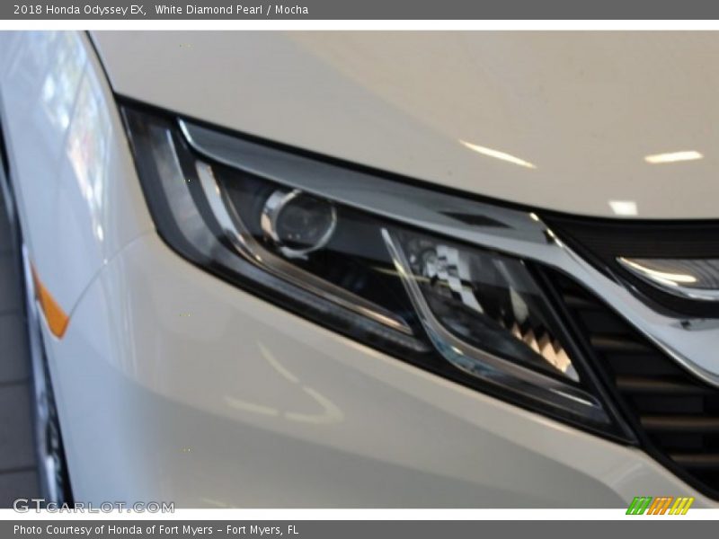 White Diamond Pearl / Mocha 2018 Honda Odyssey EX