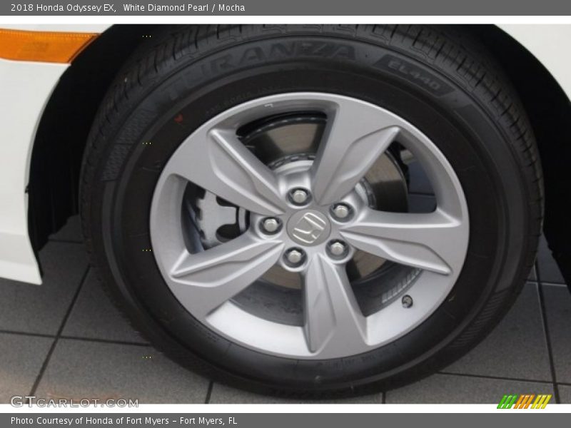 White Diamond Pearl / Mocha 2018 Honda Odyssey EX