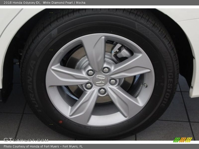 White Diamond Pearl / Mocha 2018 Honda Odyssey EX