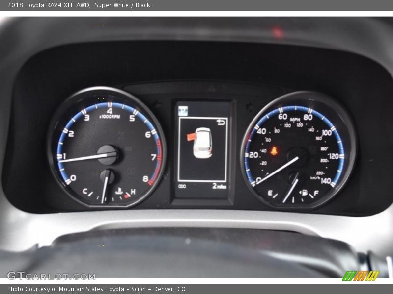 Super White / Black 2018 Toyota RAV4 XLE AWD