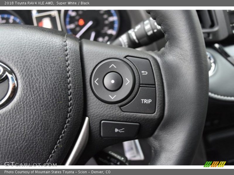 Super White / Black 2018 Toyota RAV4 XLE AWD