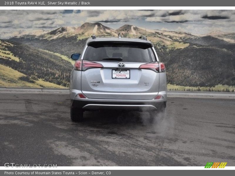 Silver Sky Metallic / Black 2018 Toyota RAV4 XLE
