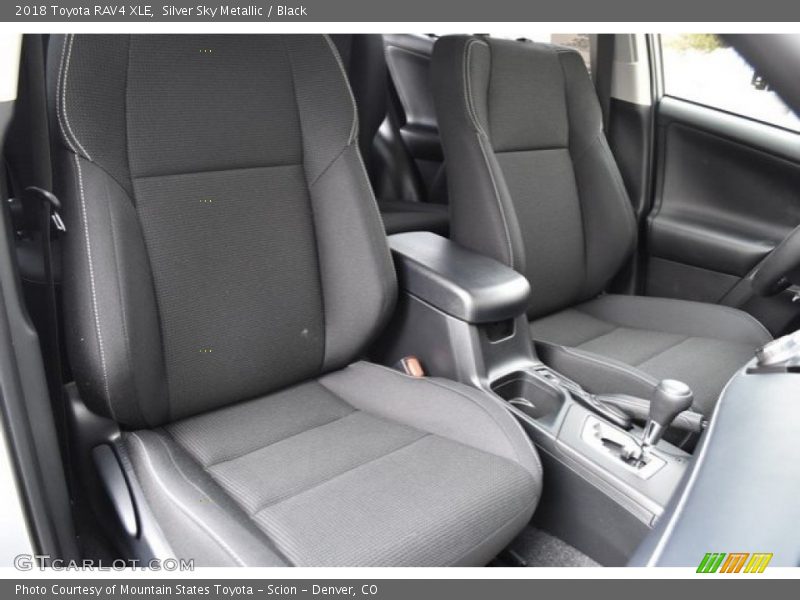 Silver Sky Metallic / Black 2018 Toyota RAV4 XLE