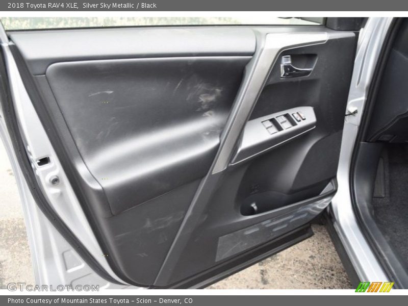 Silver Sky Metallic / Black 2018 Toyota RAV4 XLE