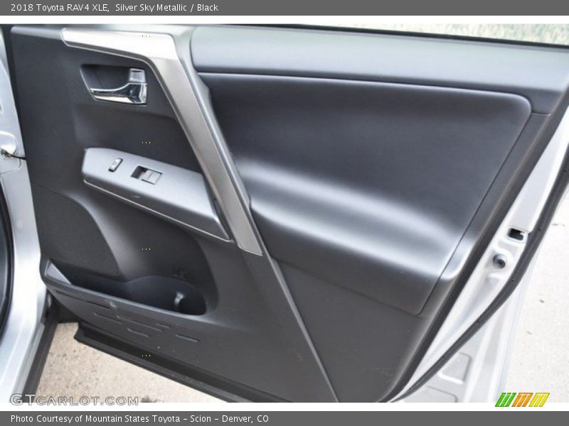 Silver Sky Metallic / Black 2018 Toyota RAV4 XLE