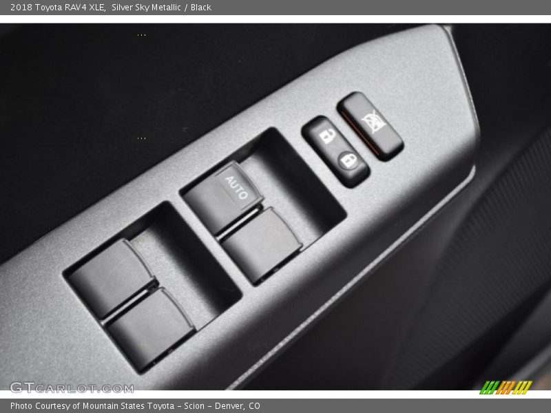 Silver Sky Metallic / Black 2018 Toyota RAV4 XLE