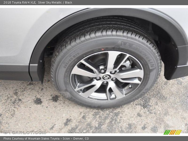 Silver Sky Metallic / Black 2018 Toyota RAV4 XLE