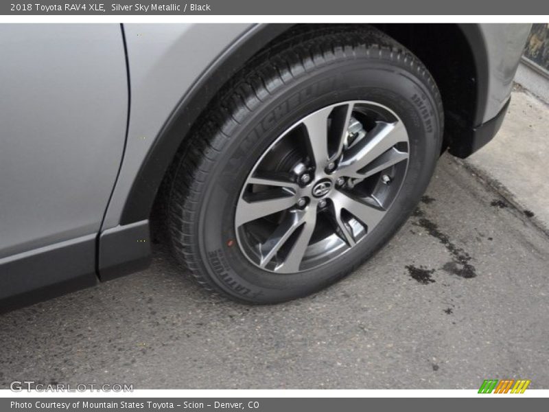 Silver Sky Metallic / Black 2018 Toyota RAV4 XLE