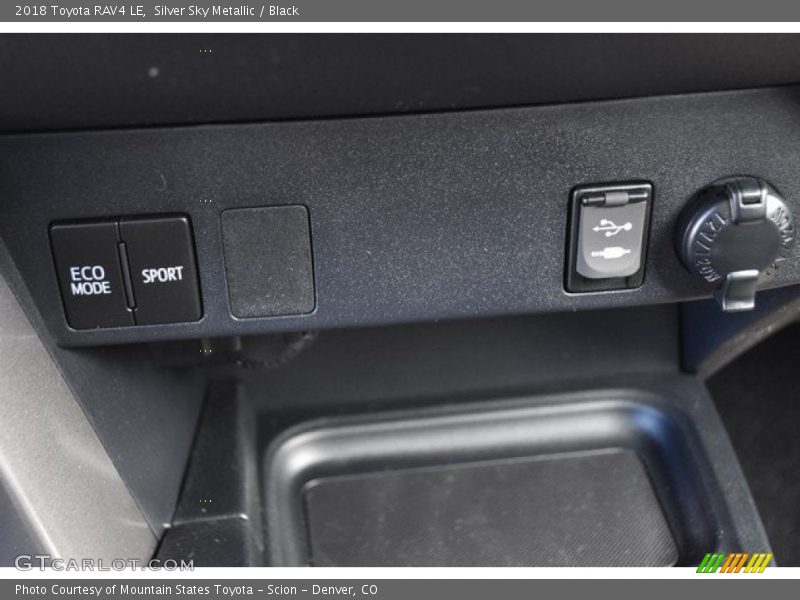 Silver Sky Metallic / Black 2018 Toyota RAV4 LE