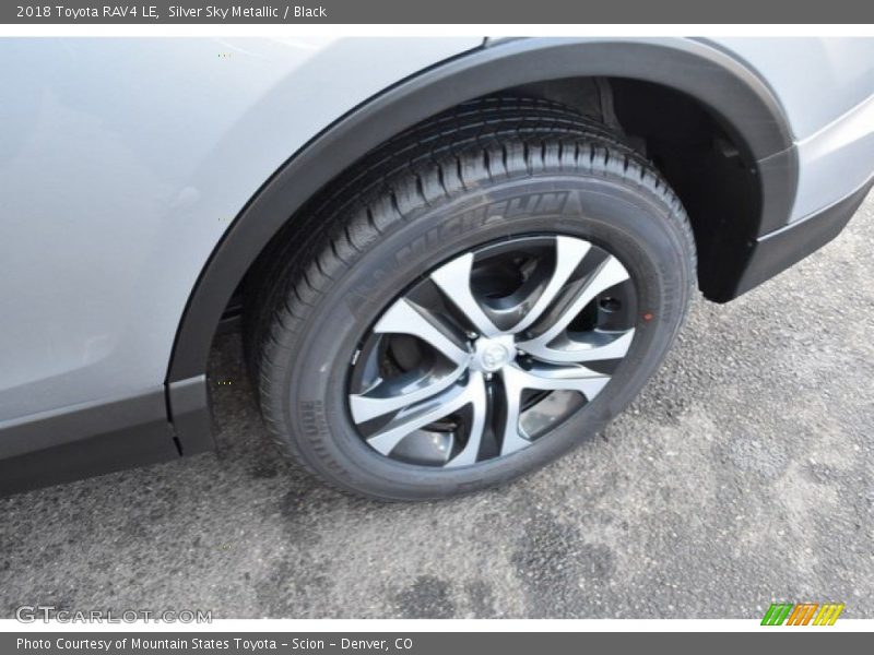 Silver Sky Metallic / Black 2018 Toyota RAV4 LE