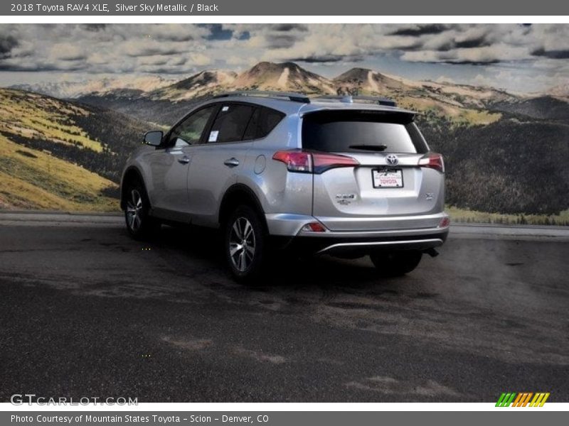 Silver Sky Metallic / Black 2018 Toyota RAV4 XLE