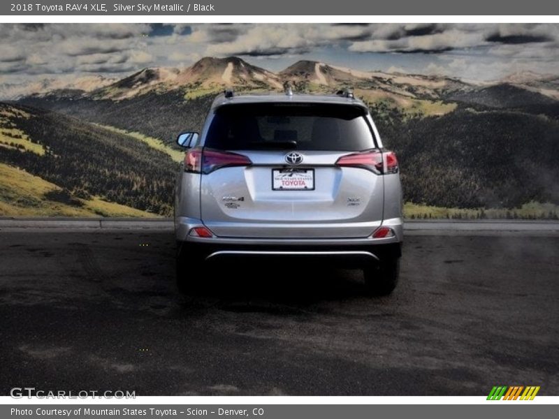 Silver Sky Metallic / Black 2018 Toyota RAV4 XLE