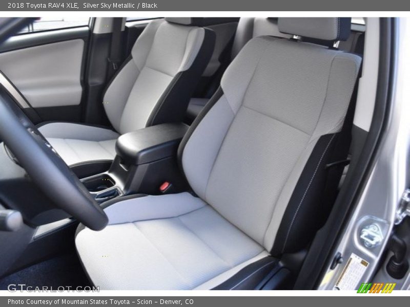 Silver Sky Metallic / Black 2018 Toyota RAV4 XLE