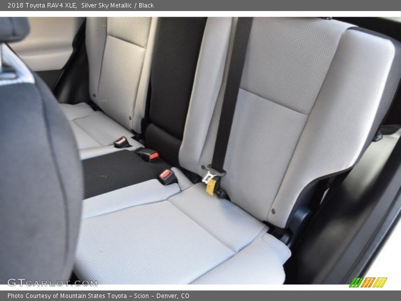Silver Sky Metallic / Black 2018 Toyota RAV4 XLE