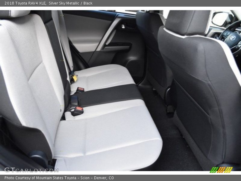 Silver Sky Metallic / Black 2018 Toyota RAV4 XLE