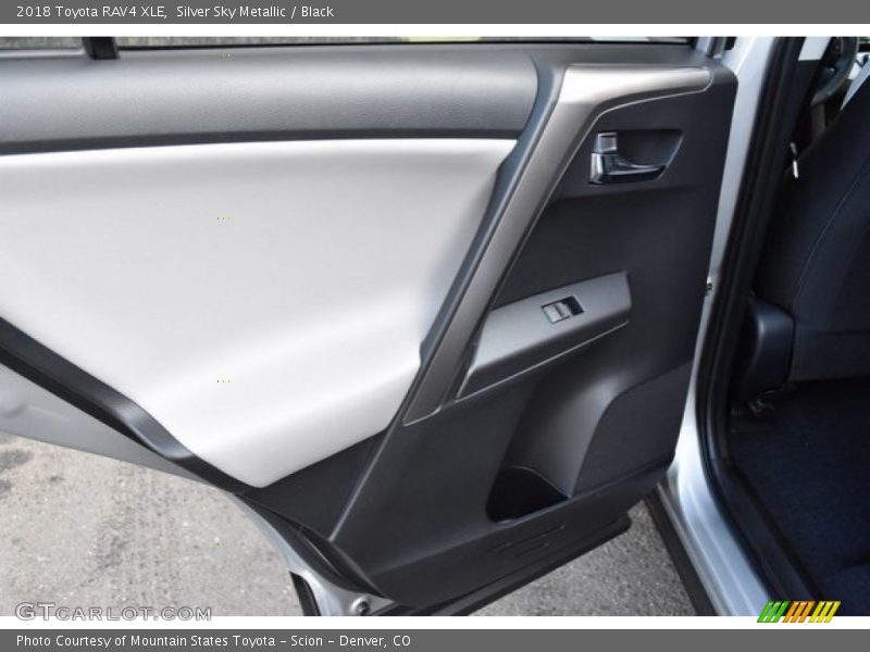 Silver Sky Metallic / Black 2018 Toyota RAV4 XLE