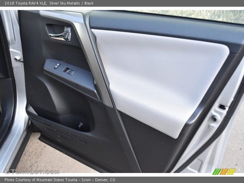 Silver Sky Metallic / Black 2018 Toyota RAV4 XLE