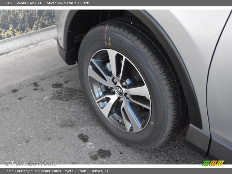 Silver Sky Metallic / Black 2018 Toyota RAV4 XLE