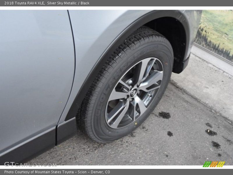 Silver Sky Metallic / Black 2018 Toyota RAV4 XLE