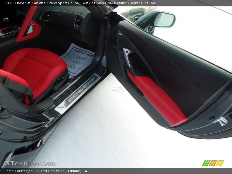 Watkins Glen Gray Metallic / Adrenaline Red 2018 Chevrolet Corvette Grand Sport Coupe