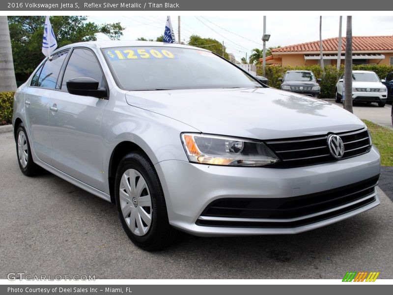 Reflex Silver Metallic / Titan Black 2016 Volkswagen Jetta S