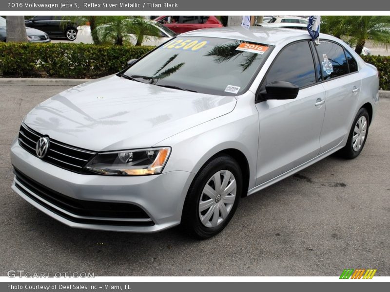 Reflex Silver Metallic / Titan Black 2016 Volkswagen Jetta S