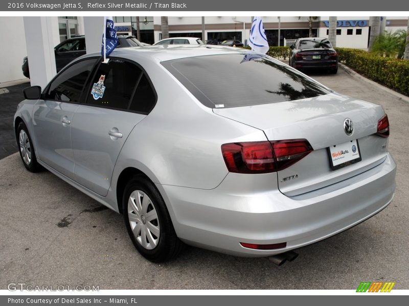 Reflex Silver Metallic / Titan Black 2016 Volkswagen Jetta S