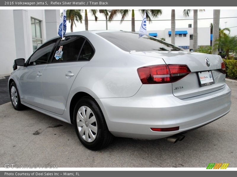 Reflex Silver Metallic / Titan Black 2016 Volkswagen Jetta S