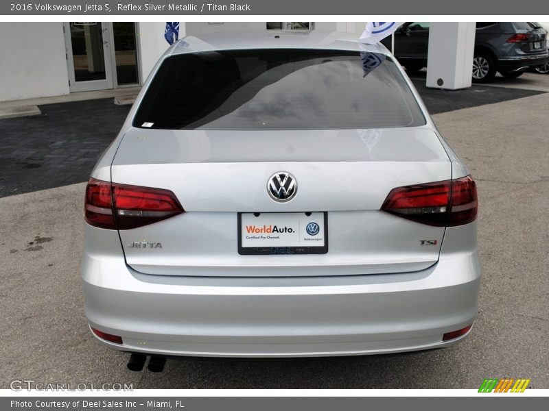 Reflex Silver Metallic / Titan Black 2016 Volkswagen Jetta S