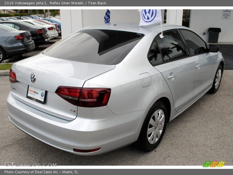 Reflex Silver Metallic / Titan Black 2016 Volkswagen Jetta S