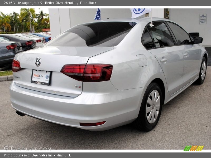 Reflex Silver Metallic / Titan Black 2016 Volkswagen Jetta S